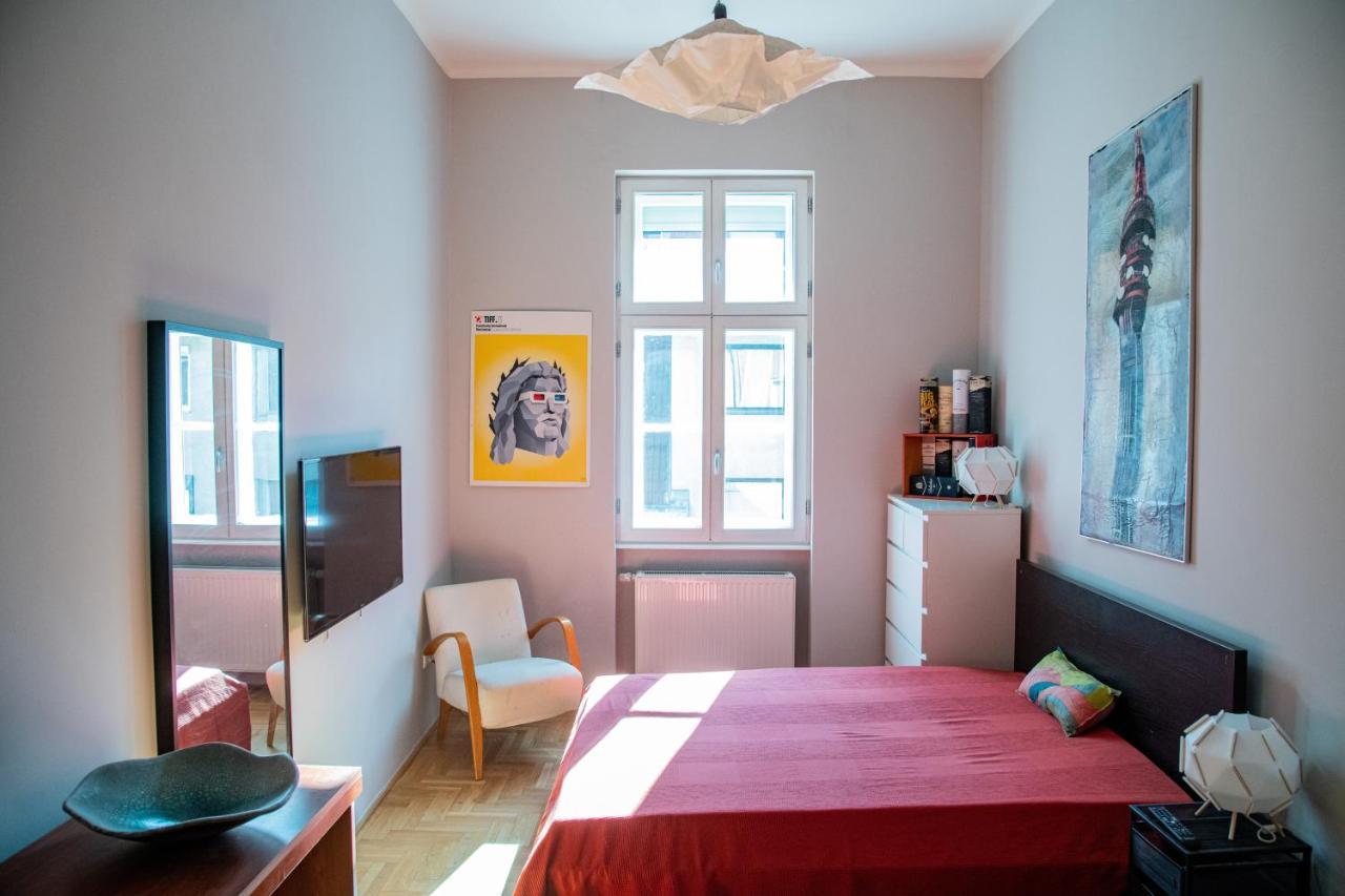 Stylishly Redecorated Apartment In Great Location Budapest Exterior photo